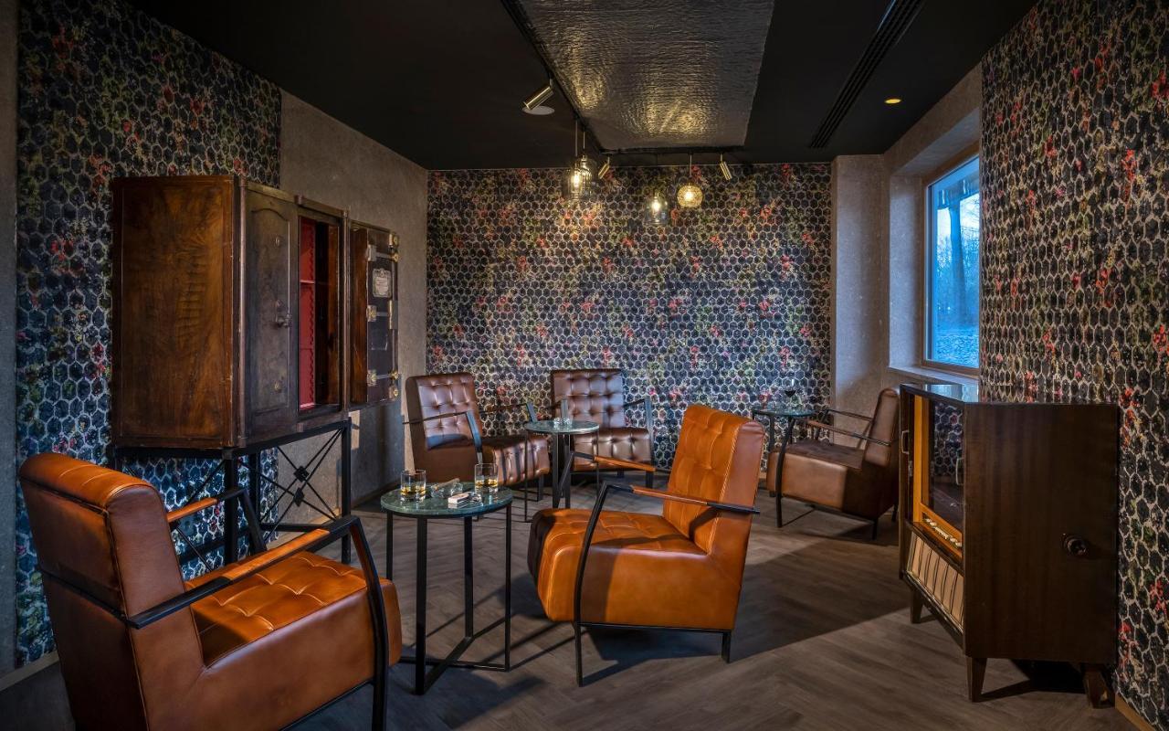 Hotel Frechdachs บาดฟึสซิง ภายนอก รูปภาพ