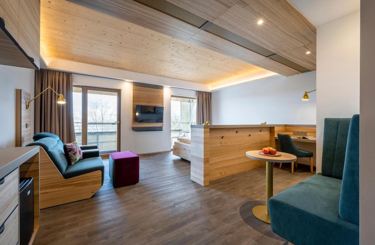 Hotel Frechdachs บาดฟึสซิง ภายนอก รูปภาพ