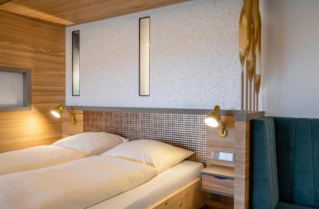 Hotel Frechdachs บาดฟึสซิง ภายนอก รูปภาพ