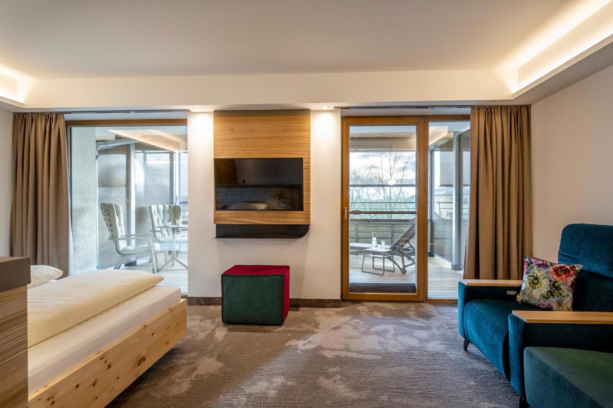 Hotel Frechdachs บาดฟึสซิง ภายนอก รูปภาพ