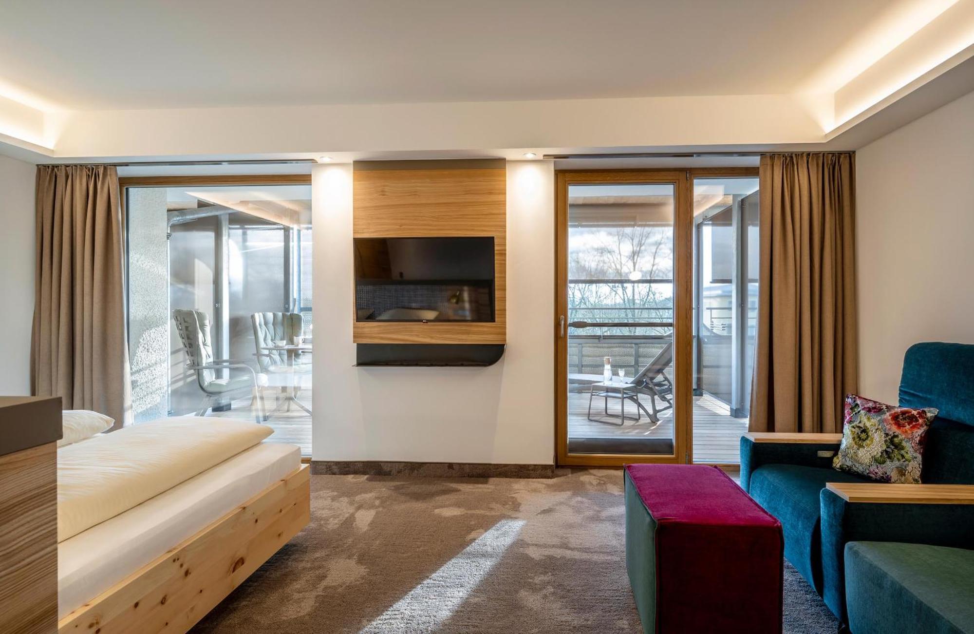 Hotel Frechdachs บาดฟึสซิง ภายนอก รูปภาพ