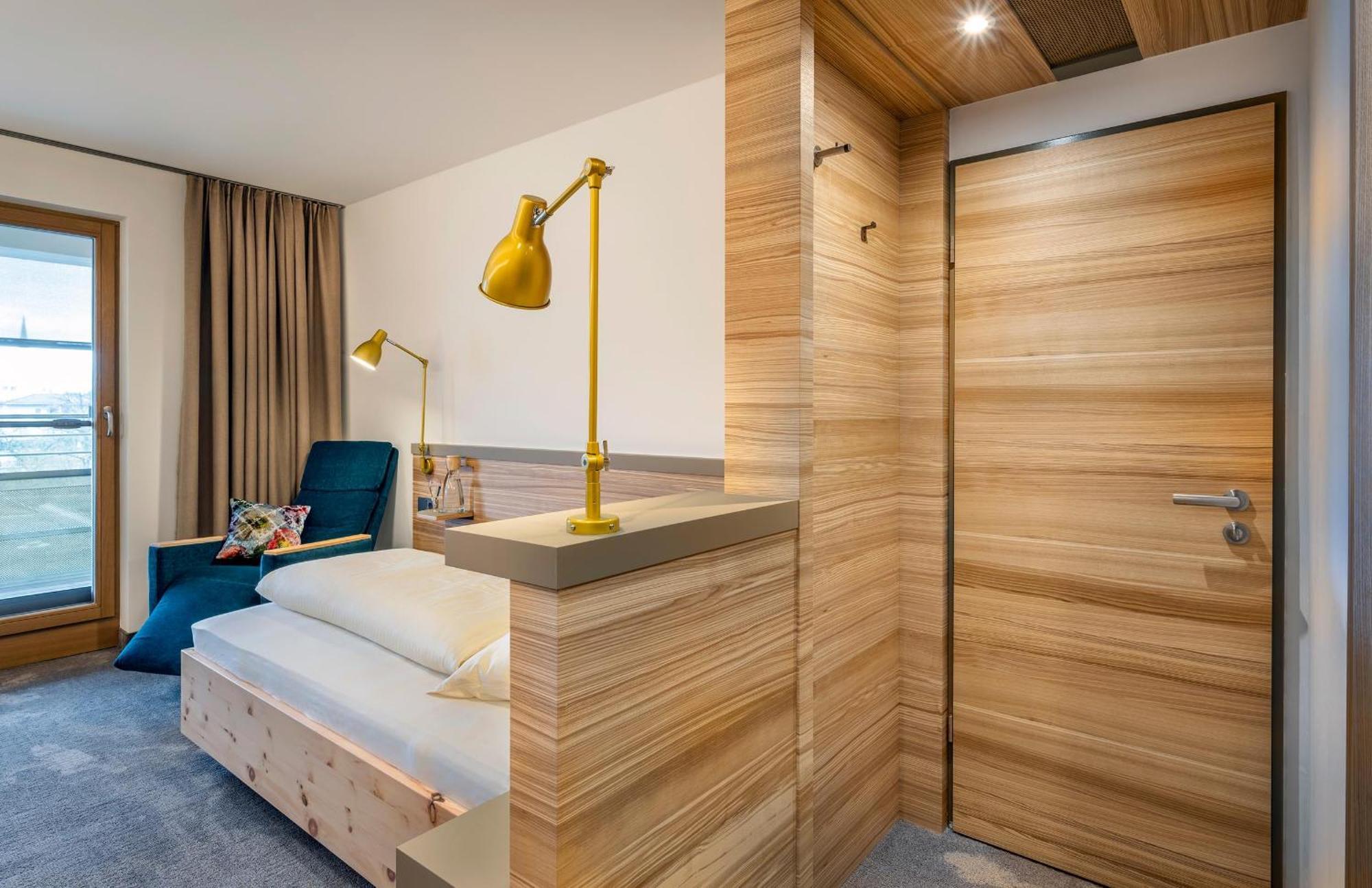 Hotel Frechdachs บาดฟึสซิง ภายนอก รูปภาพ