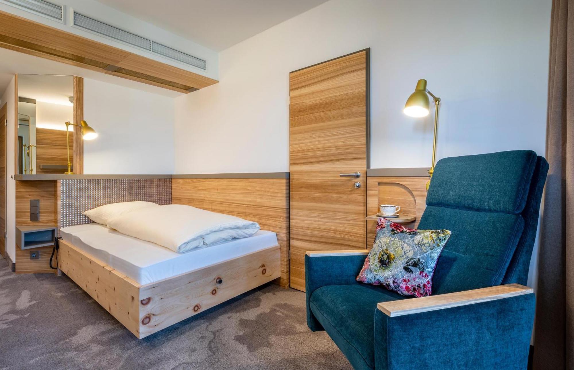 Hotel Frechdachs บาดฟึสซิง ภายนอก รูปภาพ