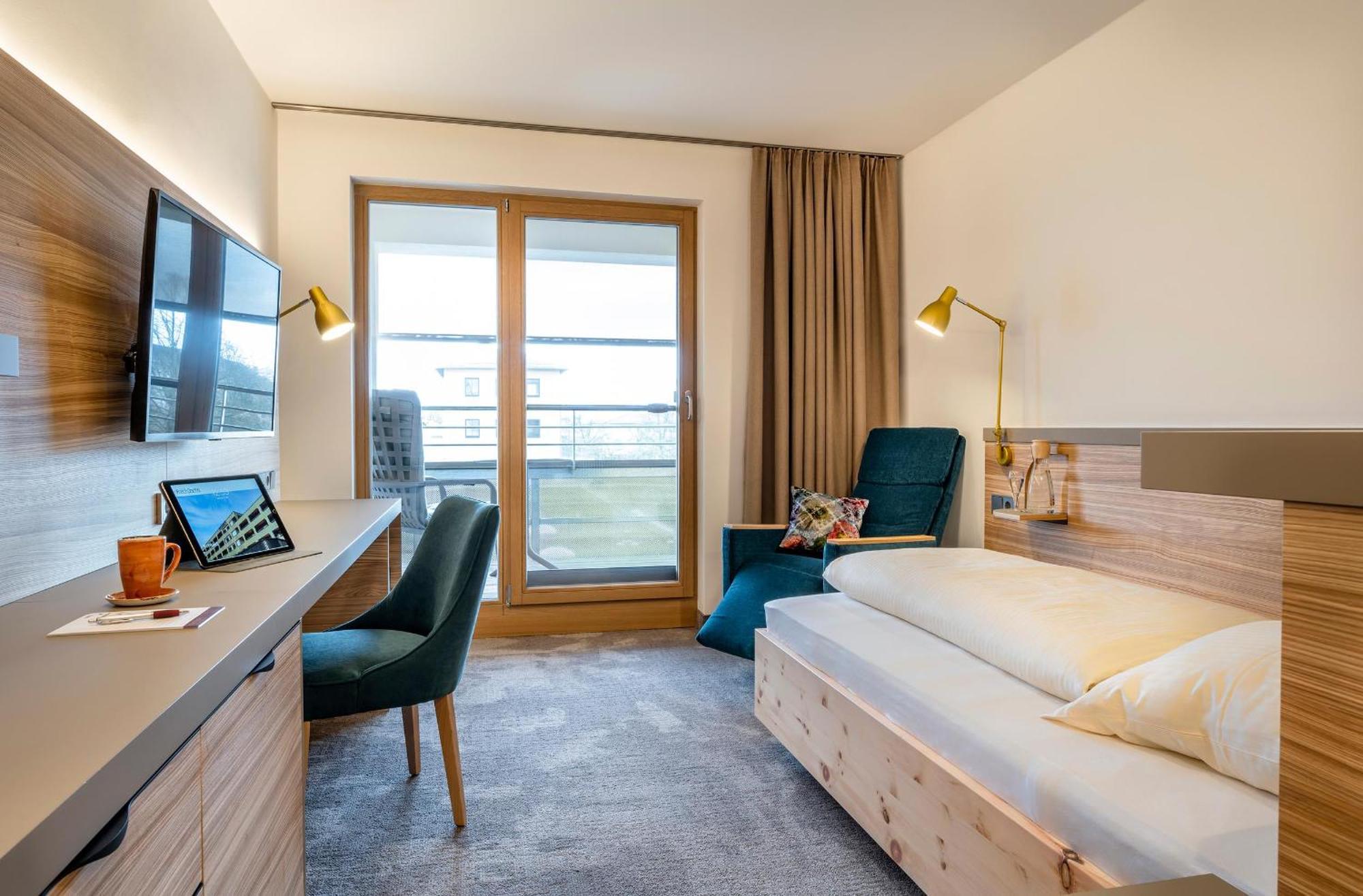 Hotel Frechdachs บาดฟึสซิง ภายนอก รูปภาพ