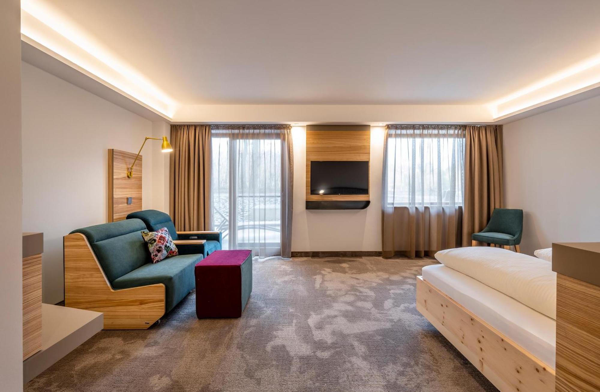 Hotel Frechdachs บาดฟึสซิง ภายนอก รูปภาพ