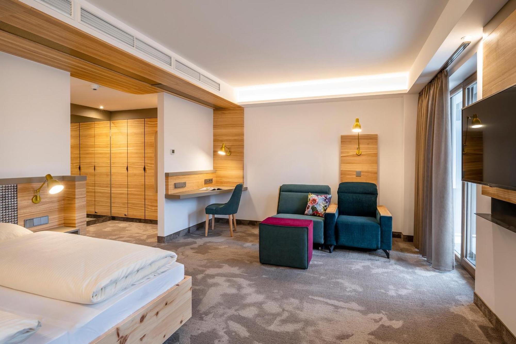Hotel Frechdachs บาดฟึสซิง ภายนอก รูปภาพ