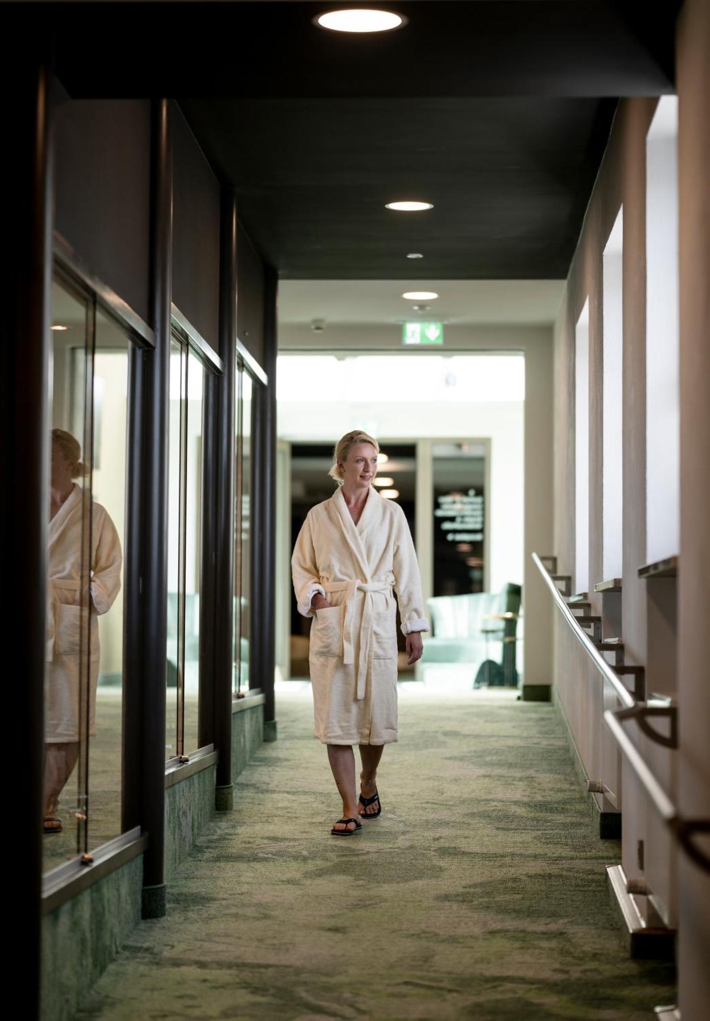 Hotel Frechdachs บาดฟึสซิง ภายนอก รูปภาพ
